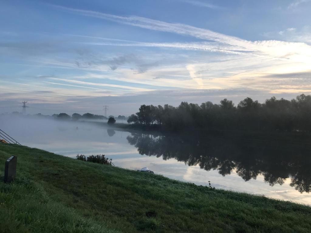 Ons Maashuisje Maaseik Buitenkant foto