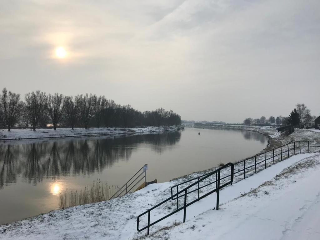 Ons Maashuisje Maaseik Buitenkant foto
